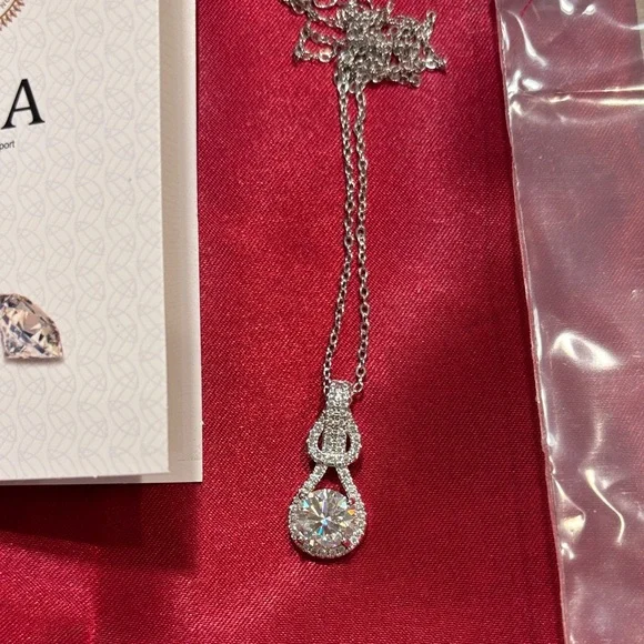 Dazzling Silver, Moissanite diamond Pendant Necklace - Picture 2 of 6